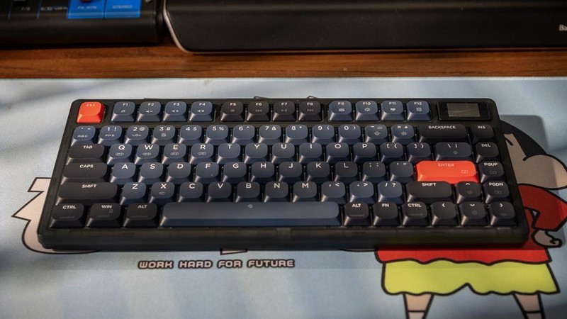 gasket结构的矮轴机械键盘，黑爵AK832pro 开箱