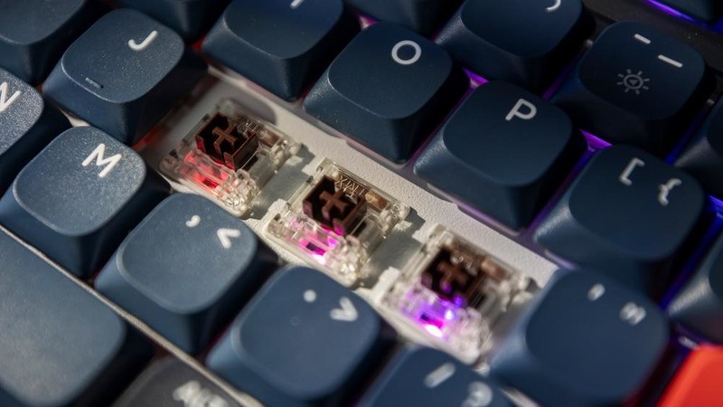 gasket结构的矮轴机械键盘，黑爵AK832pro 开箱