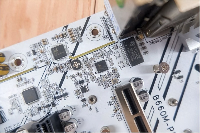 华南B660M-PLUS主板：装机体验，高性价比之选！|华南金牌