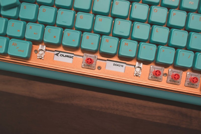 你从没见过的键盘形态，软硬兼施居然还能这么玩？