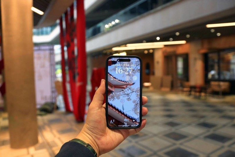 不用纠结月月换手机壳？碳纤维手机壳一步到位