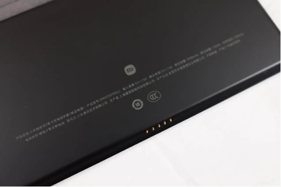 小米SU7这么火，趁机入手小米电子书7英寸来看书