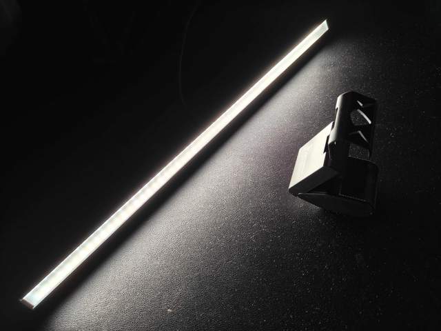 书客屏幕挂灯SKR1：护眼新选择，工作娱乐更舒心