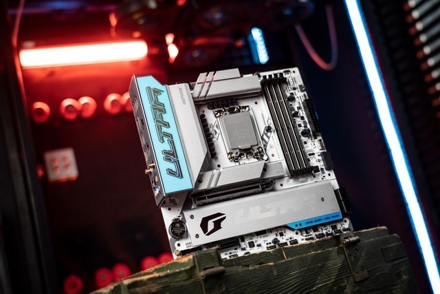 低调实用，性价比爆棚：U7 265K+七彩虹B860M ULTRA无光装机分享