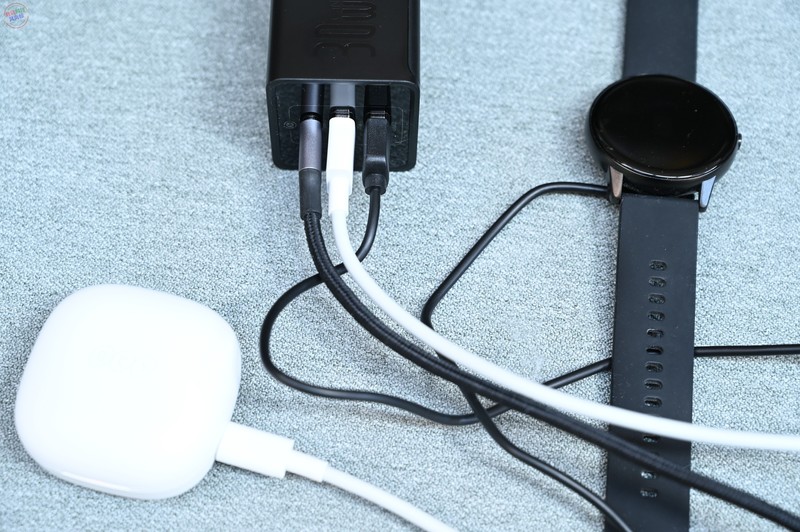 宿舍工位的插孔扩展器，体积小巧随处可用，倍思30W氮化镓快充插线板上手