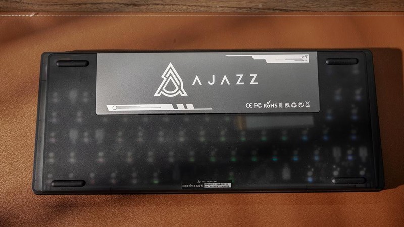 gasket结构的矮轴机械键盘，黑爵AK832pro 开箱