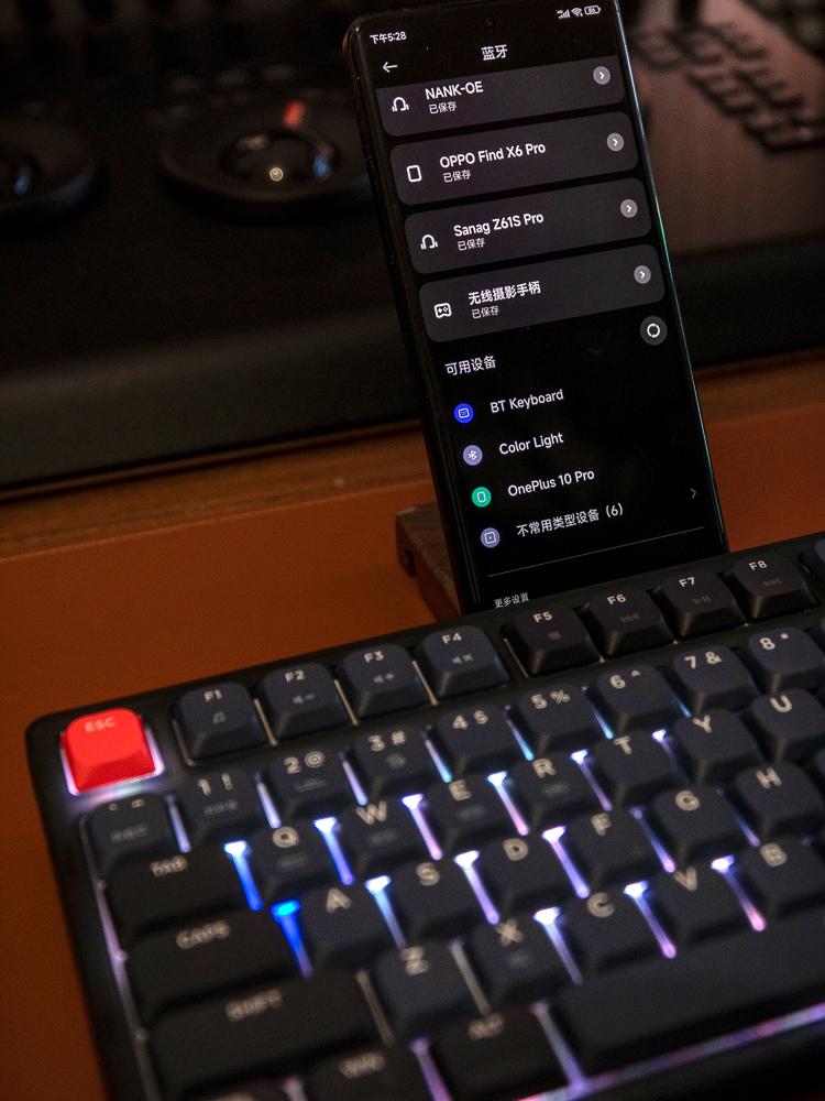 gasket结构的矮轴机械键盘，黑爵AK832pro 开箱