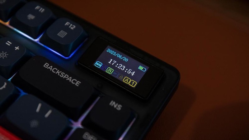 gasket结构的矮轴机械键盘，黑爵AK832pro 开箱