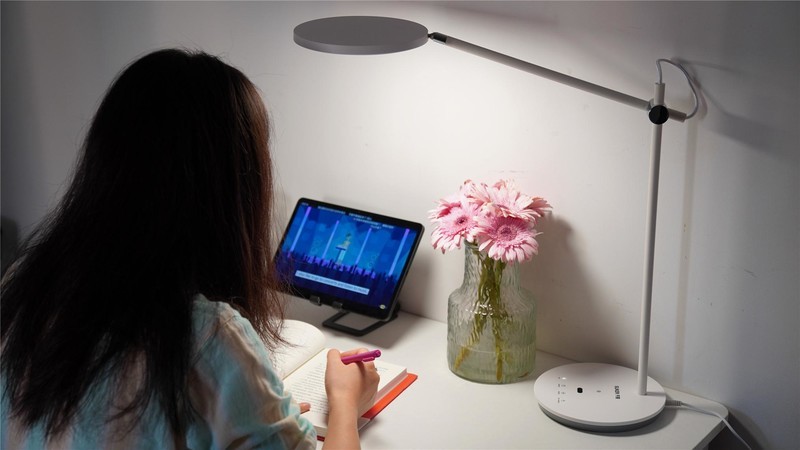 主打护眼的台灯书客L1 实测分享：高显色还有科学调光值得点赞