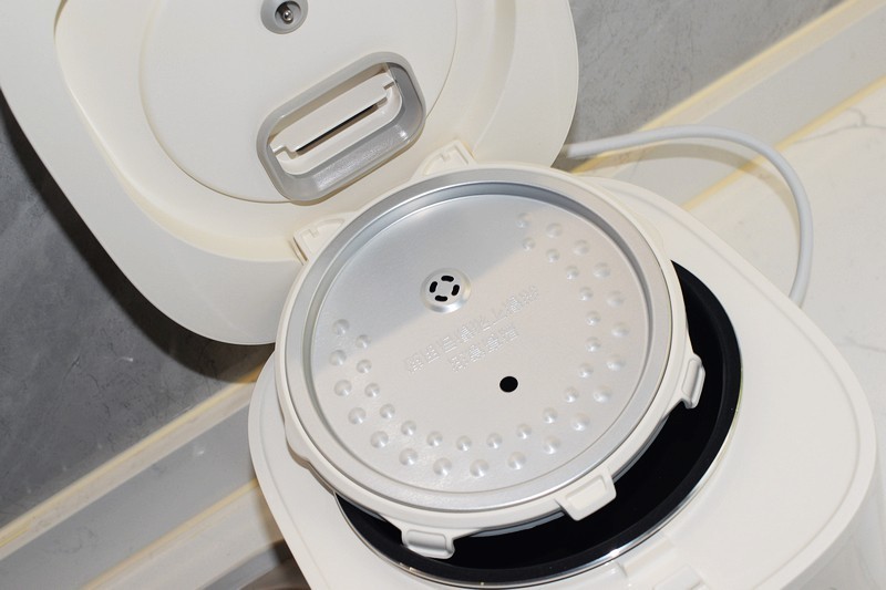 1.7mm黑晶内胆 28分钟快速煮饭 米家电饭煲N1