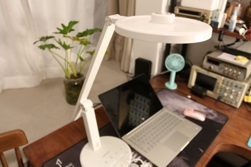 孩子用的台灯哪个牌子好？曝光护眼台灯这些致命危害