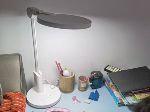 孩子用的台灯哪个牌子好？曝光护眼台灯这些致命危害