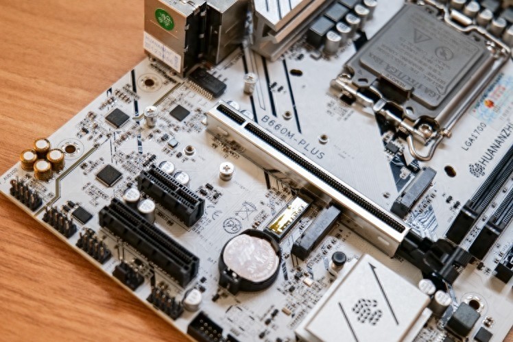 12400+H610不是最优解！华南B660M-PLUS主板能胜任？|华南金牌