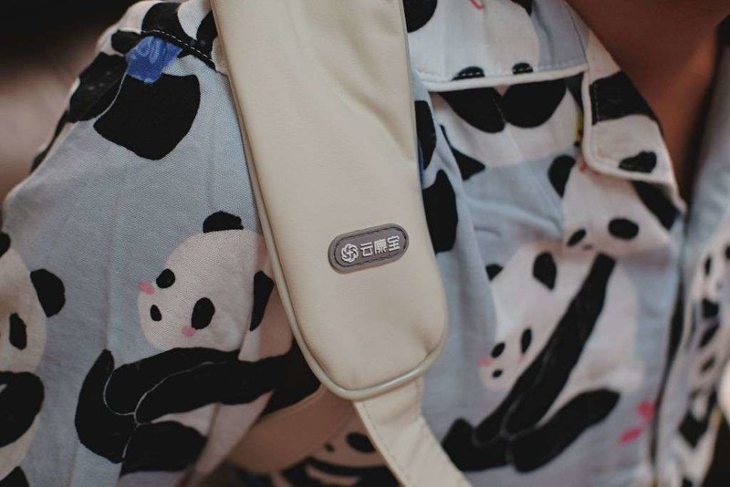 打工人的救星-云康宝肩颈按摩仪。从此在家享受星级仿人手按摩！