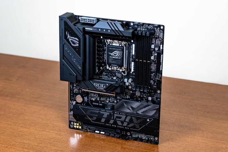 电竞基因与赛博美学，华硕ROG STRIX B860-F GAMING WIFI全面体验