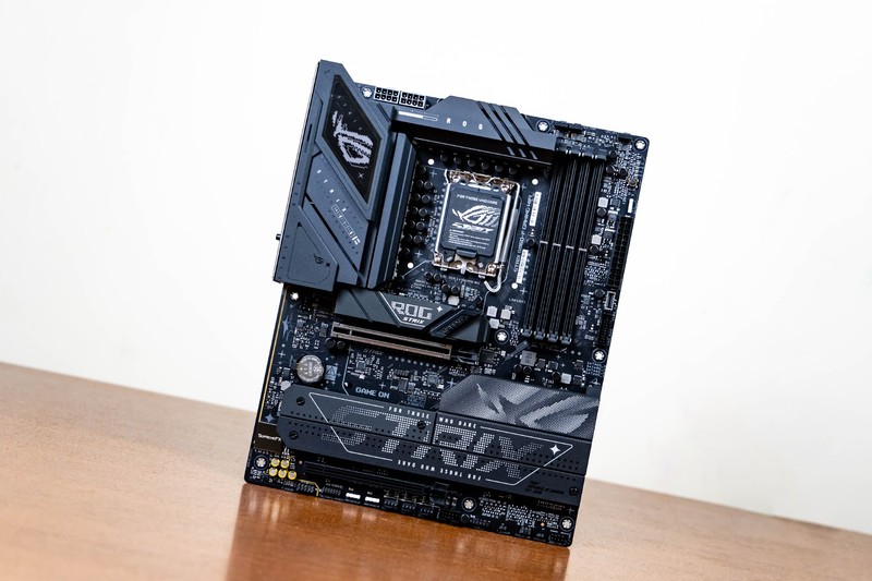 电竞基因与赛博美学，华硕ROG STRIX B860-F GAMING WIFI全面体验