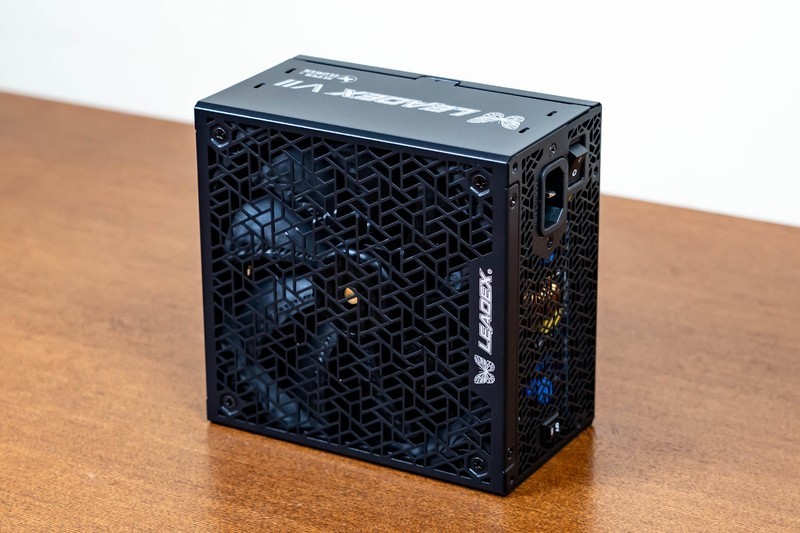 电竞基因与赛博美学，华硕ROG STRIX B860-F GAMING WIFI全面体验