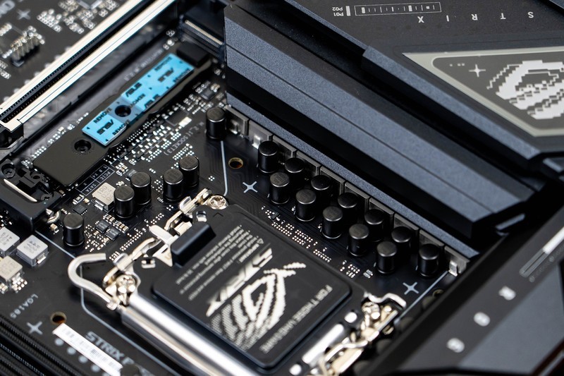 电竞基因与赛博美学，华硕ROG STRIX B860-F GAMING WIFI全面体验