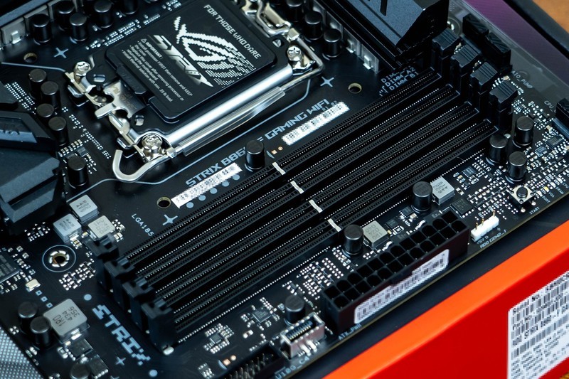 电竞基因与赛博美学，华硕ROG STRIX B860-F GAMING WIFI全面体验