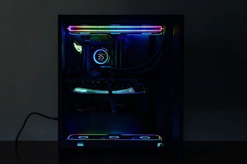 电竞基因与赛博美学，华硕ROG STRIX B860-F GAMING WIFI全面体验