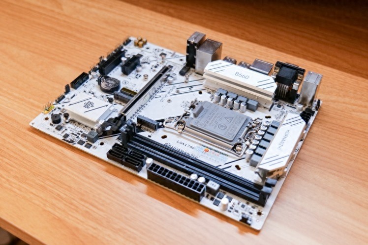 12400+H610不是最优解！华南B660M-PLUS主板能胜任？|华南金牌