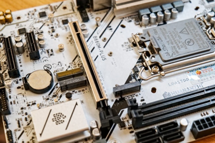 12400+H610不是最优解！华南B660M-PLUS主板能胜任？|华南金牌