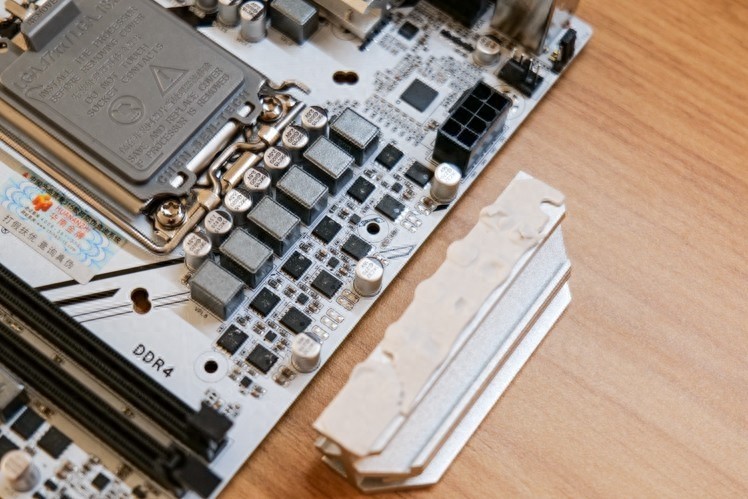 12400+H610不是最优解！华南B660M-PLUS主板能胜任？|华南金牌