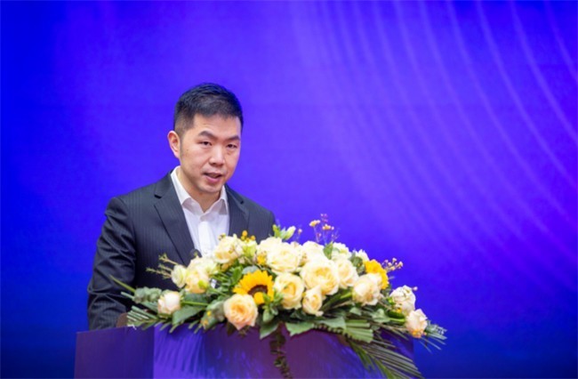嘉泰激光携手凯普林、柏楚电子联合发布全球首台雷霆100kW超高功率切割设备