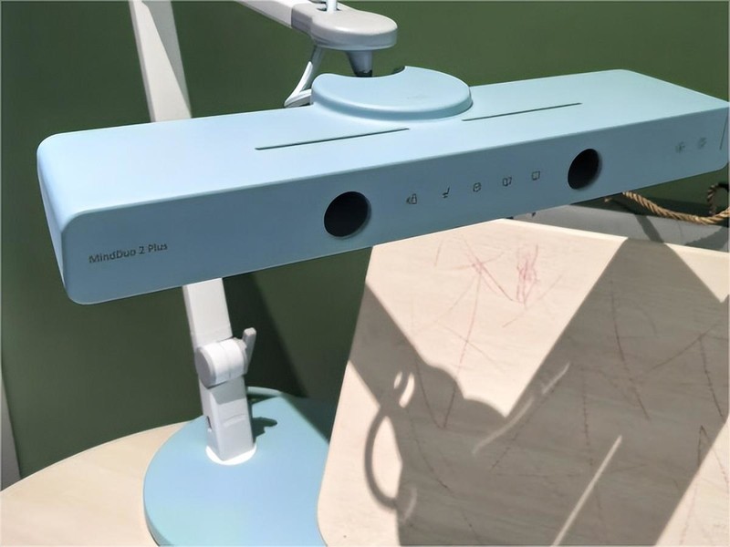 护眼台灯真的护眼吗?适合学生写作业的台灯你知道怎么选吗？