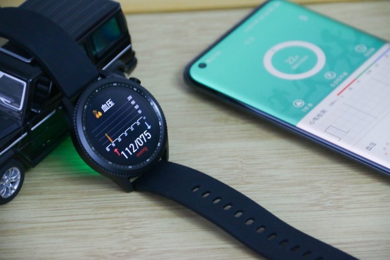 戴在手腕上的体检小护士，dido血压心电图E10智能手表体验