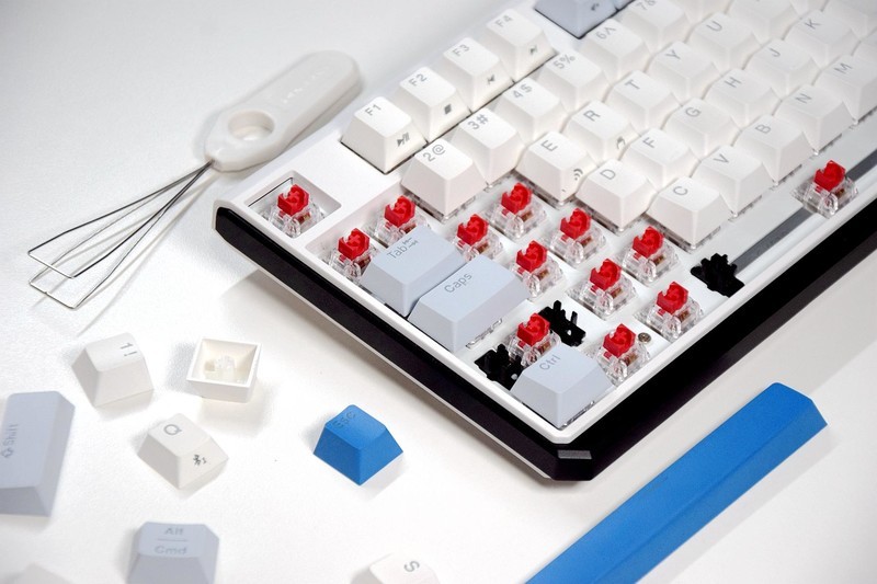 超长续航，凯华定制TURBO轴体,白色背光支持热插拔，这键盘太稳了