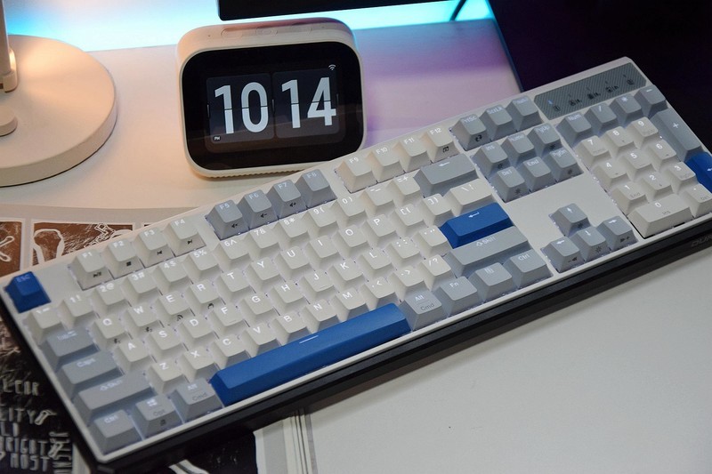 超长续航，凯华定制TURBO轴体,白色背光支持热插拔，这键盘太稳了