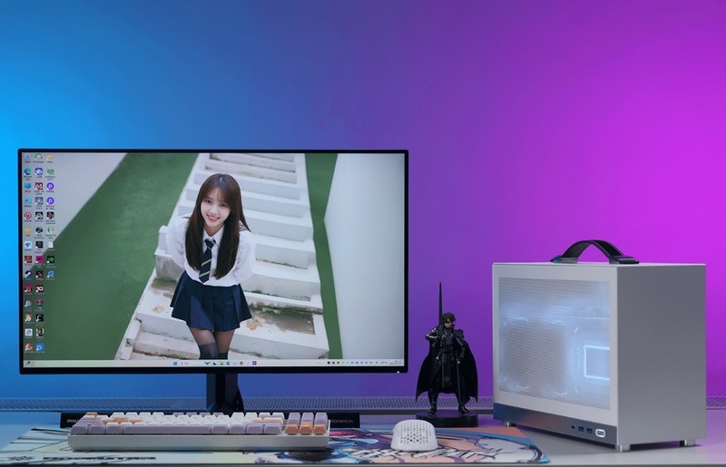 过年回家带着12.4L小钢炮主机，和女朋友一起玩《幻兽帕鲁》