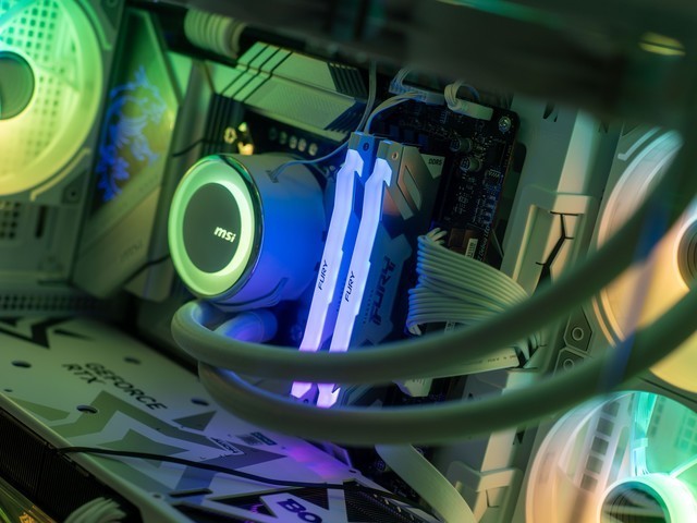 7月装机推荐，给自己一套13700KF+4080S的白色海景房