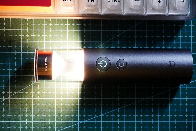 米家手电筒再升级轻量化多功能加持，颜值靓眼实用之选