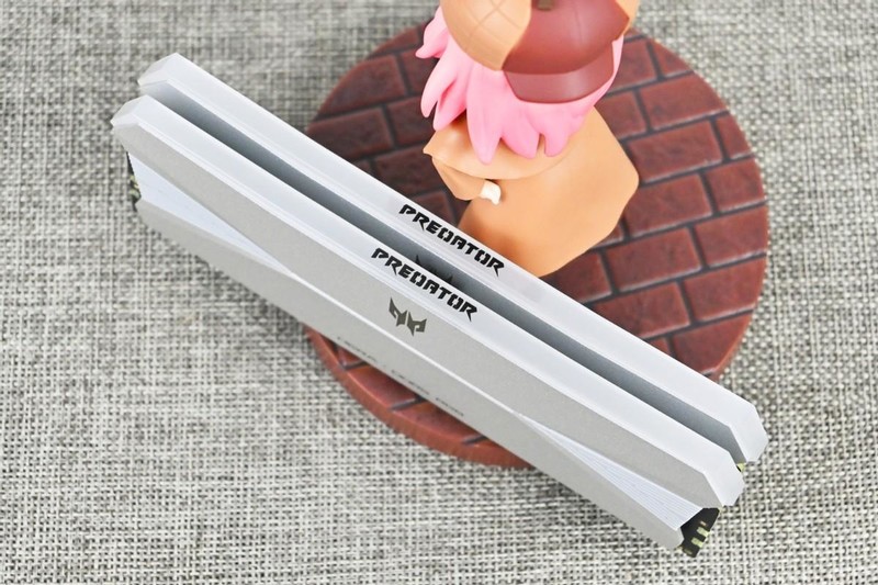 宏碁掠夺者Hera影锋DDR5 6800 32G内存套装试玩：8000MHz+时代来临