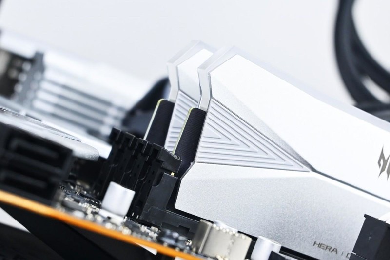 宏碁掠夺者Hera影锋DDR5 6800 32G内存套装试玩：8000MHz+时代来临