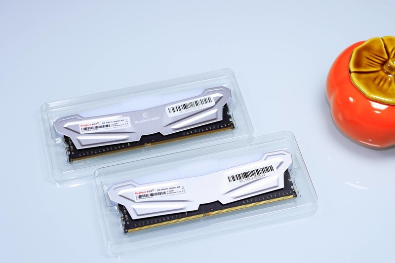 稳超 DDR4 3733 C18，金百达幻光 RGB DDR4 3600 8G*2 上机实测