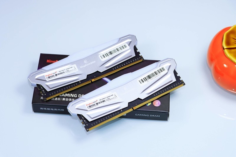 稳超 DDR4 3733 C18，金百达幻光 RGB DDR4 3600 8G*2 上机实测