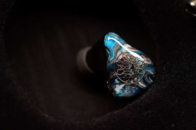 来自11单元圈铁静电的退烧诱惑！SWEEAR 旗舰SR11试听