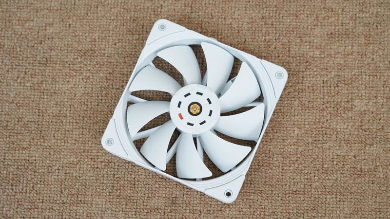 让爱机安然度过炎夏，超频三 DE360一体式水冷散热器体验分享