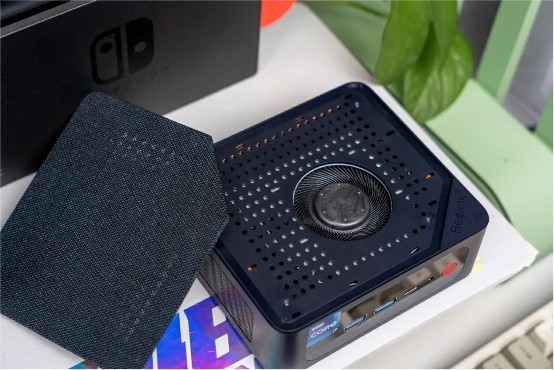 10核心16线程，CPU性能看齐苹果M1芯片，零刻SEi12迷你主机评测