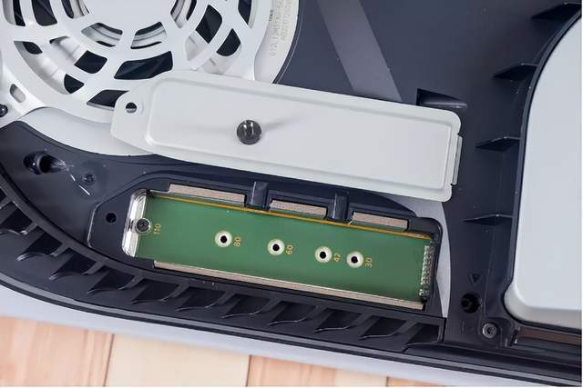 PS5扩容好选择，国产超高速固态硬盘aigo PCIe4.0 P7000Z游戏性能体验