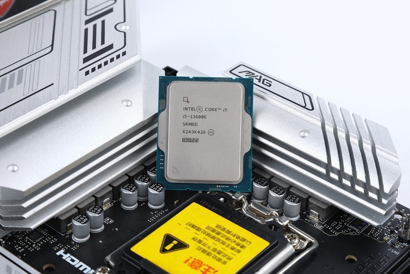 颜值、性能、静音拉满还不够？双模九州风神阿萨辛4旗舰风冷简测