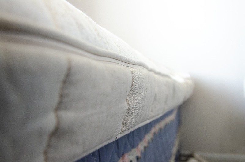 栖作奇遇小弹垫评测，原来睡眠好不好还得看床垫