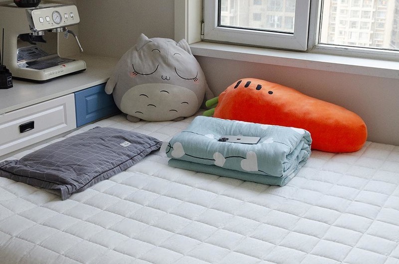 栖作奇遇小弹垫评测，原来睡眠好不好还得看床垫