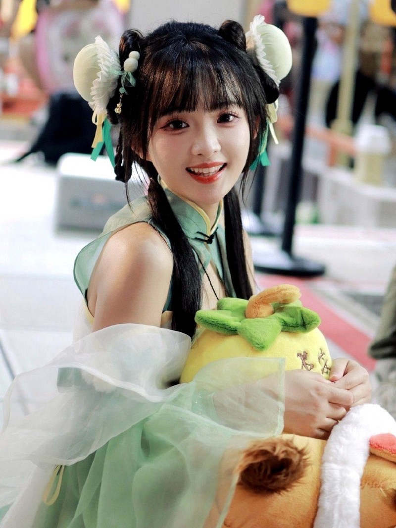 英雄联盟全球总决赛冠军选手Baolan与众多SG惊艳Chinajoy金士顿展台