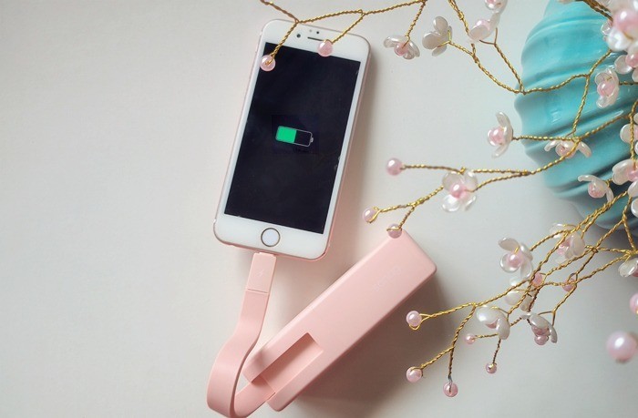 四合一自带双接口，sanag塞那 K30充电宝体验