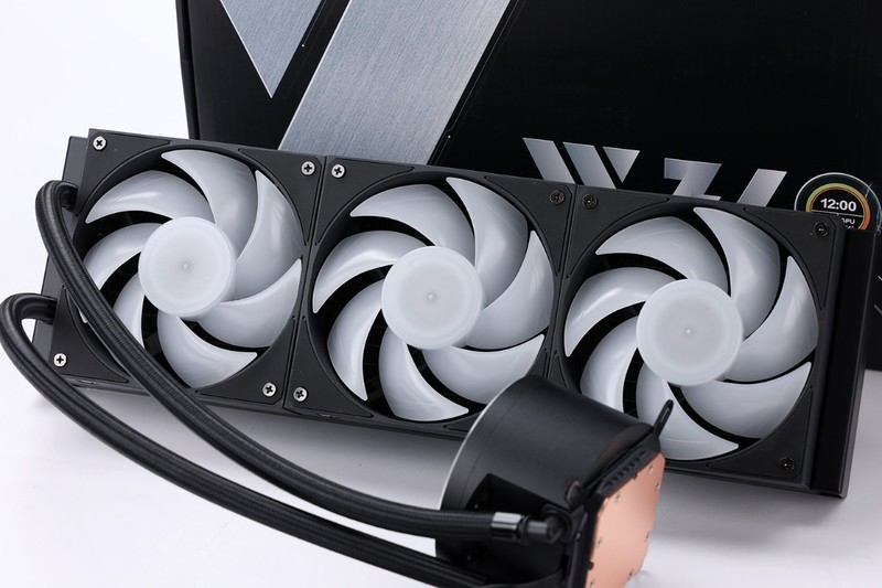 终于入手i7-14700K之后，搭配4080+先马坦克5攒了台黑色硬核主机