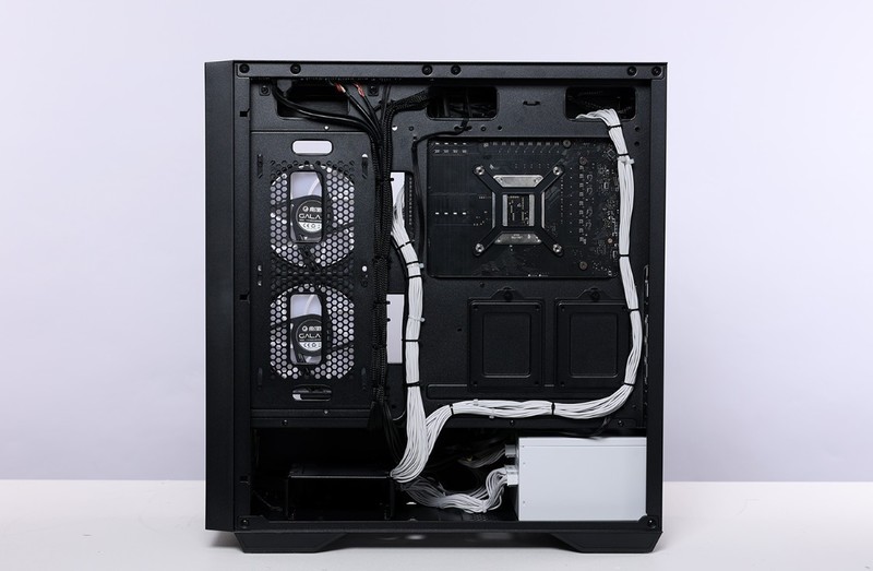 终于入手i7-14700K之后，搭配4080+先马坦克5攒了台黑色硬核主机